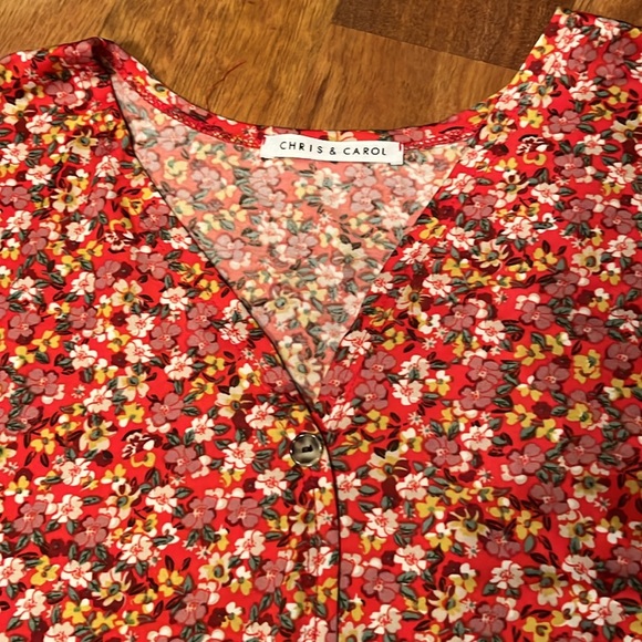 Like new Chris & Carol floral tie front top - Picture 2 of 13